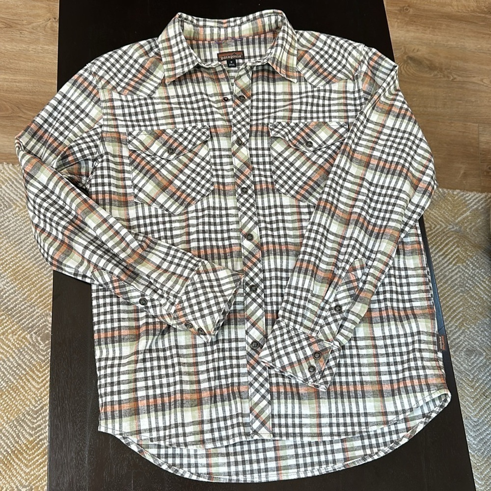 Patagonia Men's Long-Sleeved Western Snap Shirt Style #53330